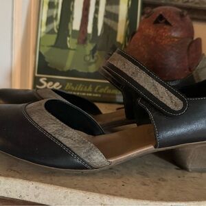 Chic Black and Gray Women's Mules